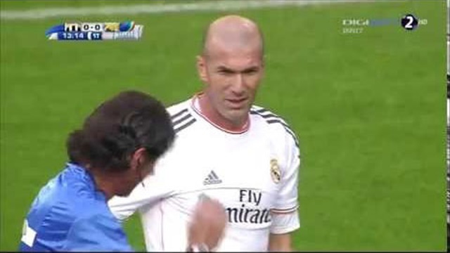 Zinedine Zidane và cú sút phạt dở đến ngỡ ngàng