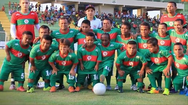 Gặp gỡ đội bóng toàn người lùn tại Brazil