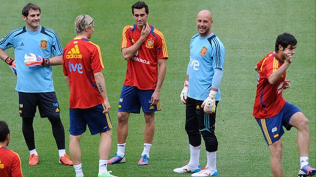 Lác mắt với tuyệt kĩ tiki-taka của TBN trong buổi tập