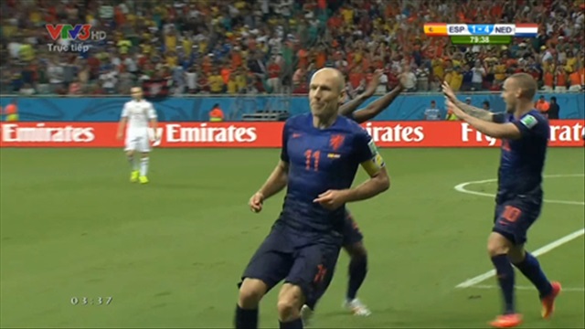 Robben đi bóng thần tốc, ghi bàn thứ 5 cho Hà Lan (5-1)