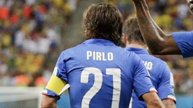 Cú sút phạt thần sầu của Pirlo trong trận Anh 1-2 Italia