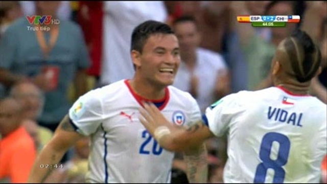 VÀO! Aranguiz xé toang mành lưới của Casillas (TBN 0-2 Chile)