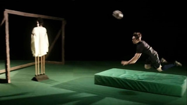 Video về những gã cuồng Van Persie