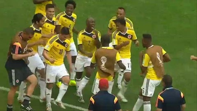 James Rodriguez đánh đầu mở tỷ số cho Colombia