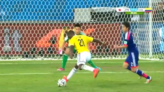 VÀO!!! Martinez sút chéo góc hạ gục thủ môn Kawashima (Nhật Bản 1-2 Colombia)