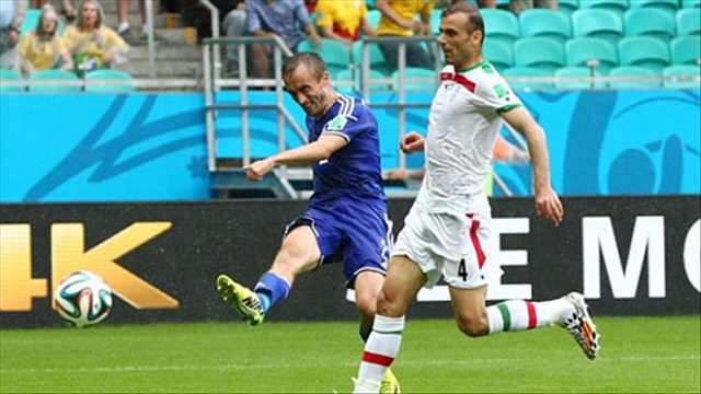 Bosnia 3-1 Iran: Châu Á lại 
