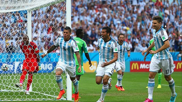 Nigeria 2-3 Argentina: Cả nhà cùng vui