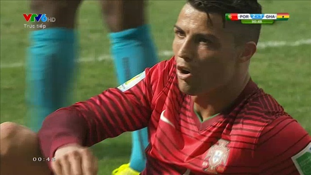 Hai phút, Ronaldo bỏ lỡ hai cơ hội ngon ăn (Bồ Đào Nha - Ghana)