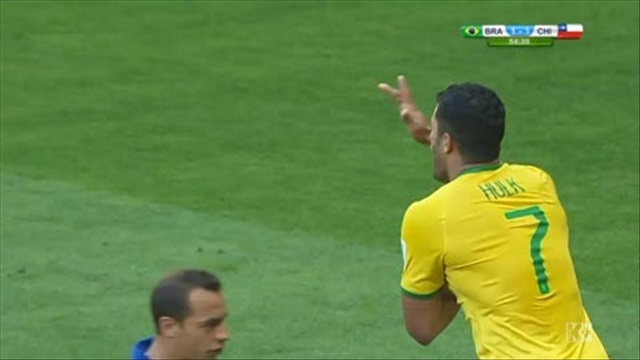 Trọng tài từ chối bàn thắng của Hulk 