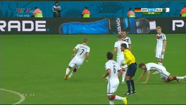 Pha dàn xếp đá phạt kiểu