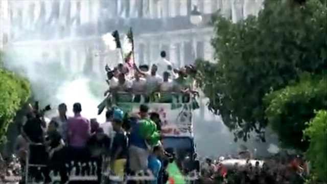 ĐT Algeria về nước như những người hùng