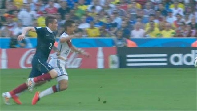 ĐT Đức bị trọng tài bỏ qua một quả penalty?