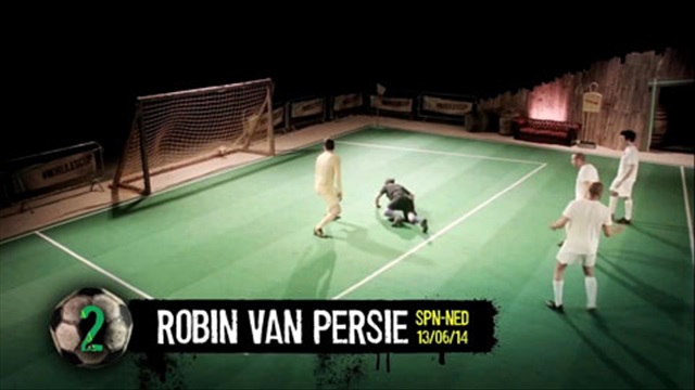 Fan bóng đá tái hiện 5 bàn thắng đẹp nhất WC 2014