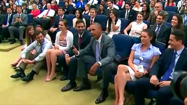 Tổng thống Mỹ Barack Obama cũng cuồng bóng đá như ai