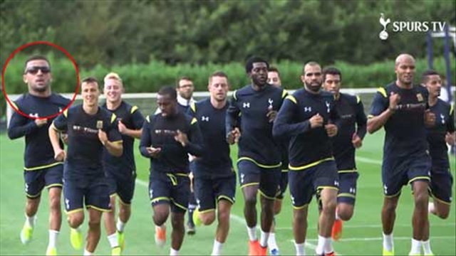 Kyle Walker chơi trội trong buổi tập đầu tiên của tân HLV Pochettino