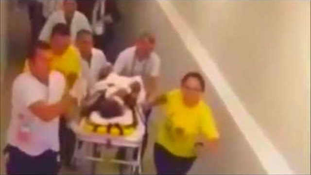 Nữ y tá  mất việc vì Neymar