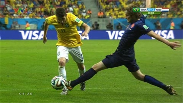 Brazil mất phạt đền vì sai lầm của trọng tài