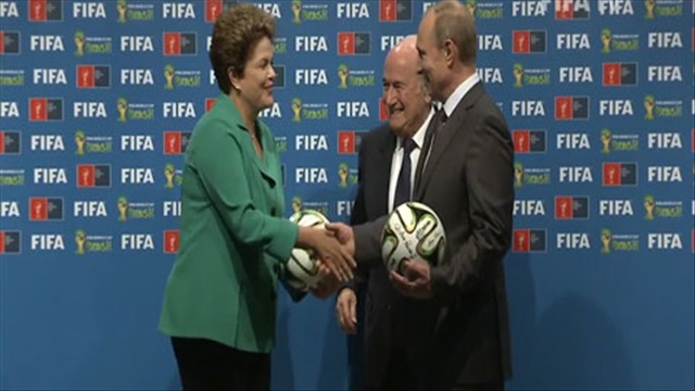 Lễ chuyển giao quyền đăng cai World Cup từ Brazil sang Nga