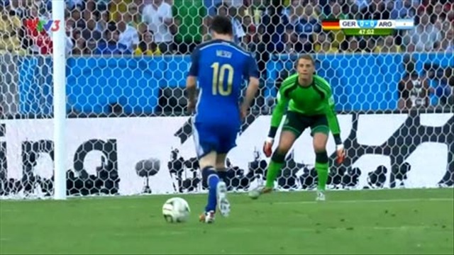 Đến Messi cũng bỏ lỡ khi đối mặt