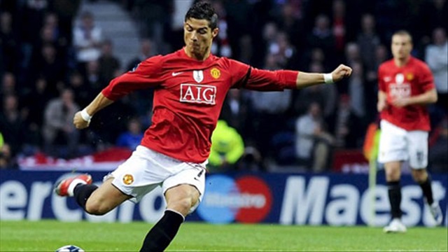 Cristiano Ronaldo dứt điểm ở cự ly 37m (M.U 1-0 Porto, Champion League 2008/09)