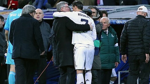 Ronaldo sửng sốt khi bất ngờ gặp lại Sir Alex
