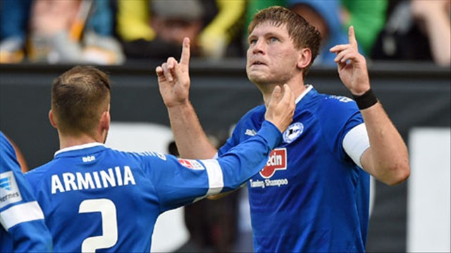 Cầu thủ vô danh ghi siêu phẩm đẹp hơn của Paul Scholes