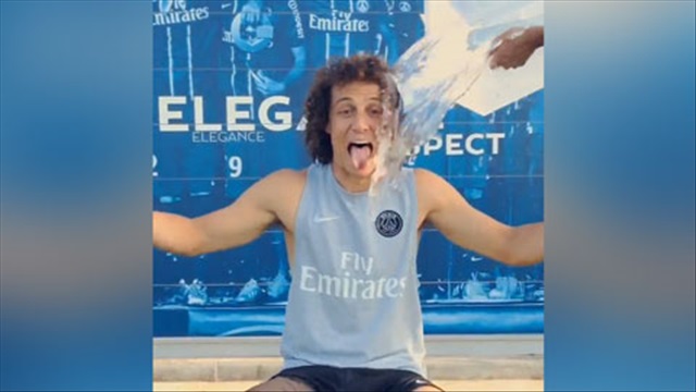Ice bucket challenge: David Luiz thách đấu Kaka