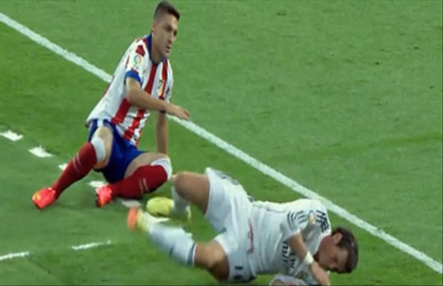 Phải giở cả võ mới cản nổi Bale (Real - Atletico)