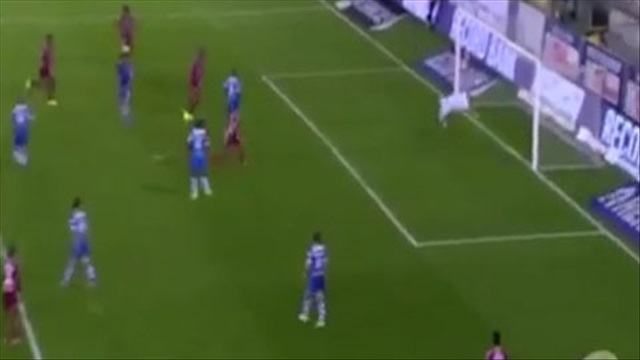 Pha volley ngoạn mục của sao trẻ nước Anh