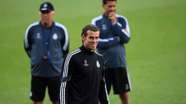 Xem Bale và James làm phép thuật với trái bóng