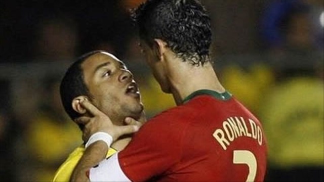 Có một Cristiano Ronaldo luôn giận dữ và gây gổ