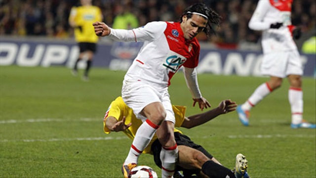 Tổng hợp chuyển nhượng (30/8): Real chuẩn bị đón Falcao