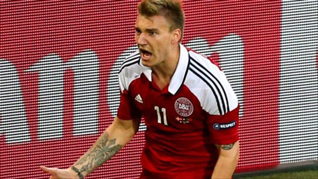 Pha dứt điểm cực kỳ hài hước của Nicklas Bendtner