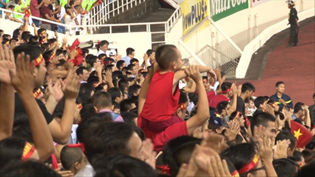 NHM yêu U19 Việt Nam bằng... mọi cách