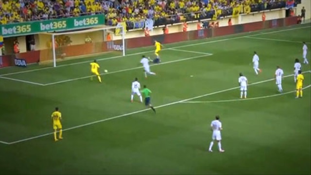 Pha bỏ lỡ không tưởng của sao Villarreal
