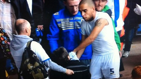 Một nghĩa cử cao đẹp của cầu thủ Leeds United