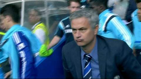 Sau trận: Mourinho bĩu môi không thèm bắt tay Arsene Wenger