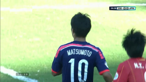 Matsumoto Masaya dứt điểm trúng cột dọc (U19 Việt Nam 1-3 U19 Nhật Bản)