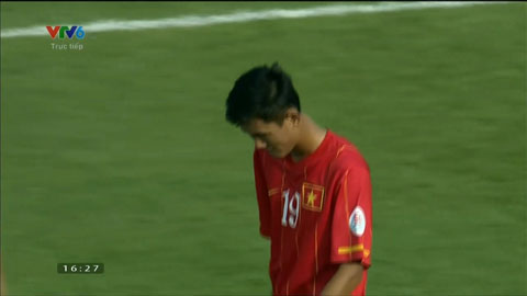 Văn Long bỏ lỡ đáng tiếc (U19 Việt Nam - U19 Trung Quốc)