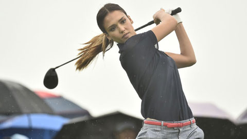 Jessica Alba đẹp ngất ngây tại giải golf quốc tế