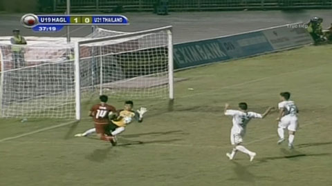 Văn Tiến liên tiếp có 2 pha cứu thua xuất sắc (U19 HA.GL - U21 Thái Lan)