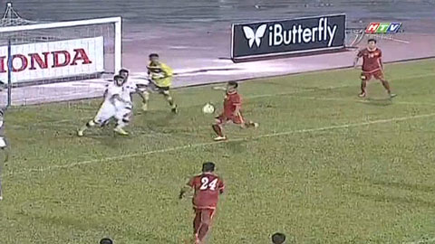 Văn Quyết và Thanh Trung bỏ lỡ cơ hội đáng tiếc (Việt Nam 1-0 U23 Bahrain)