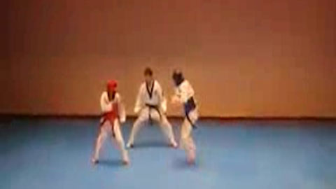 Trận thi đấu Taekwondo cười ra nước mắt