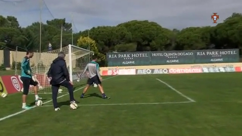 Đá tập mà Ronaldo ăn mừng như thật
