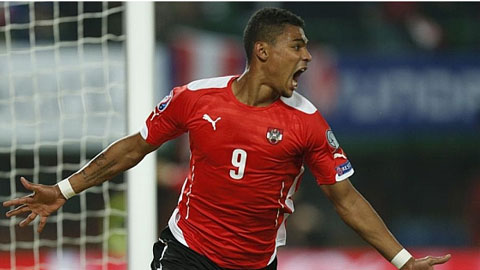 Áo thắng Nga bằng bàn thắng ma?