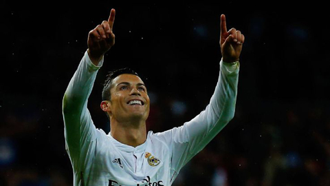 Ronaldo lập hai kỷ lục trong một ngày