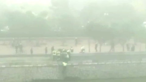 CĐV của Atletico Madrid ném 1 CĐV của Deportivo xuống sông