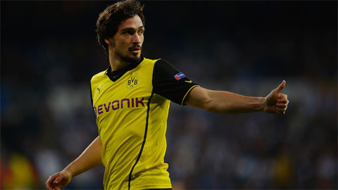 Mats Hummels dùng linh cảm cứu Dortmund