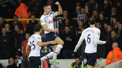 Tottenham 4-0 Newcastle: Gà trống gáy vang