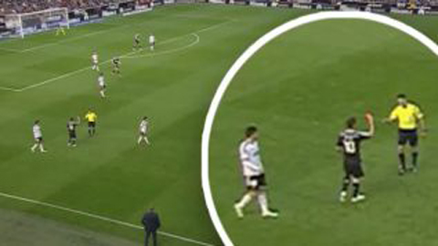 James Rodriguez  cho trọng tài 